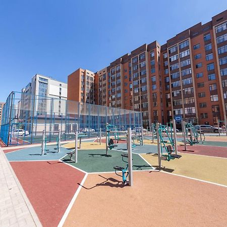 Квартира Художника В Жк Толе Би Appartement Astana Buitenkant foto